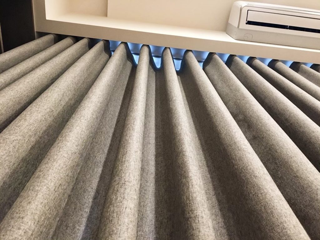 蛇形簾的波浪需要專業計算才能顯得更自然