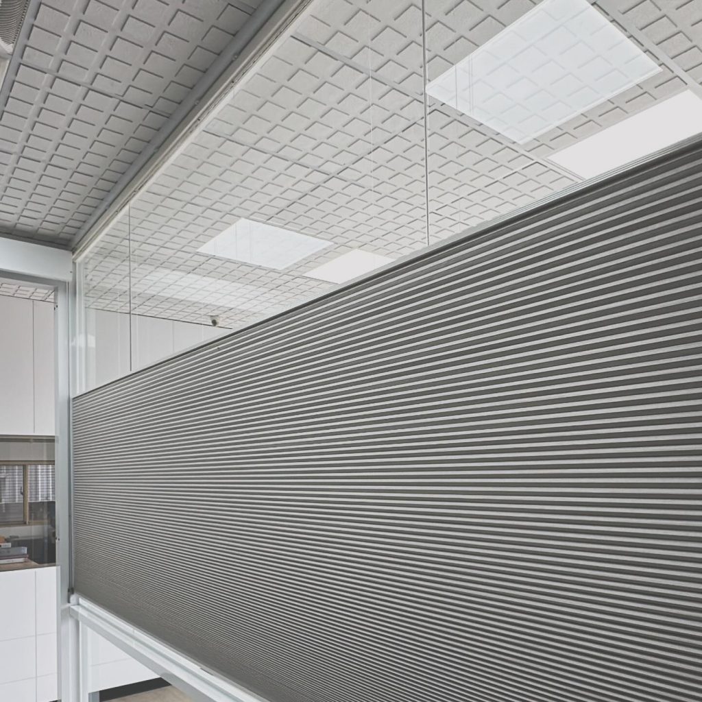 海星風琴簾在辦公室的實景