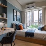 北歐風格需要莫蘭迪色與原木的搭配，布簾的柔和線條為臥室窗簾增加浪漫的點綴