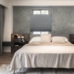 同一個臥室的不同窗型、面向，以不同窗簾類型搭配，也能收到綜效