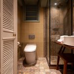 對外小窗最適合的窗簾類型是塑鋁百葉窗