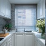 廚房窗簾選擇性相對較少，需要長期能耐油煙、水，並且容易清洗