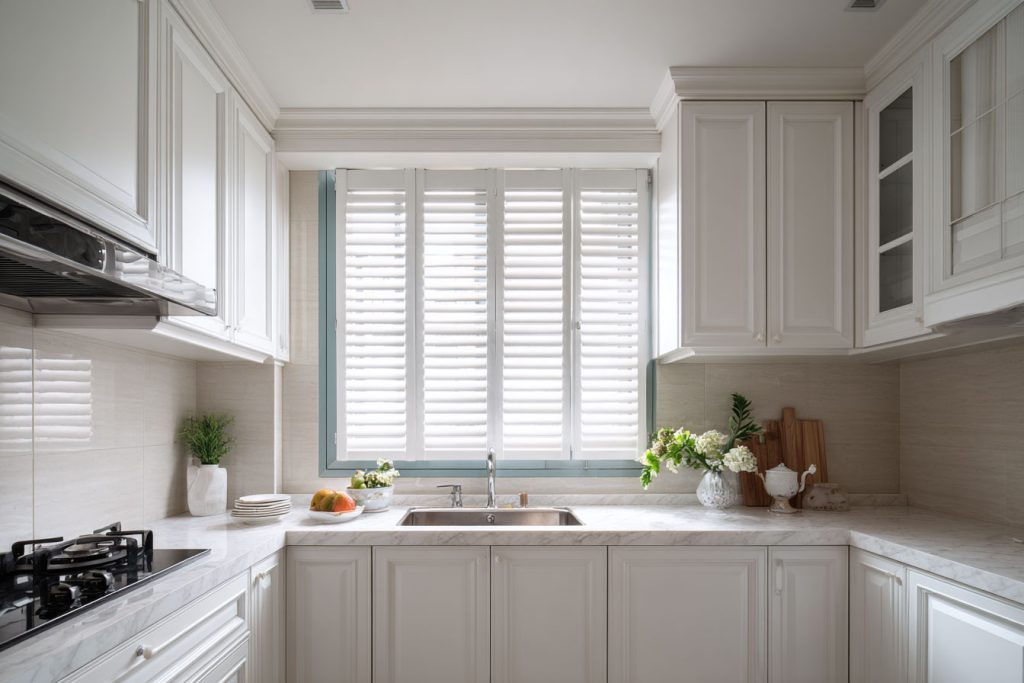 廚房窗簾重點在於防水、防油易於清理