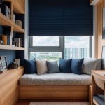 在室內空間不足的情況下，客臥室有時需要兼具書房功能。平時提供主人閱讀、藏書，臥舖更是很好的放鬆小空間。當客人來訪時，也能在簡易臥舖休息，成為額外的客臥機能。透過色系搭配，適當的臥室窗簾能有截然不同的設計感，蜂巢簾的多種顏色、觸感材質與功能能夠讓客臥室充當書房時，兼顧遮光、調光與節能機能。