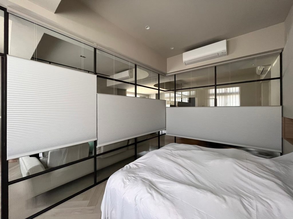 房間裝設風琴簾