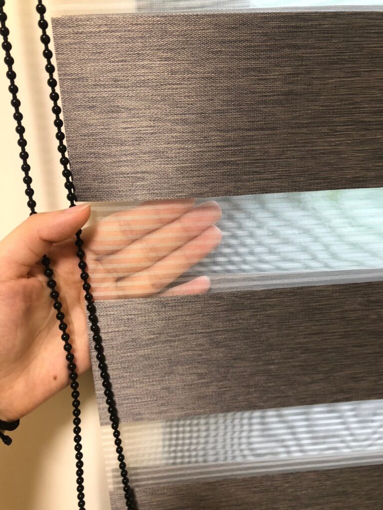 調光簾最脆弱的地方，並不是你直覺會擔心的「布面」，而是紗與布交界處