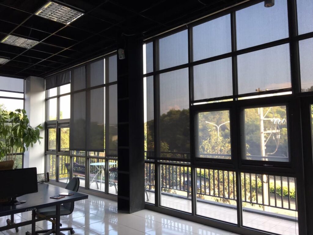 陽光捲簾有不同的開孔率